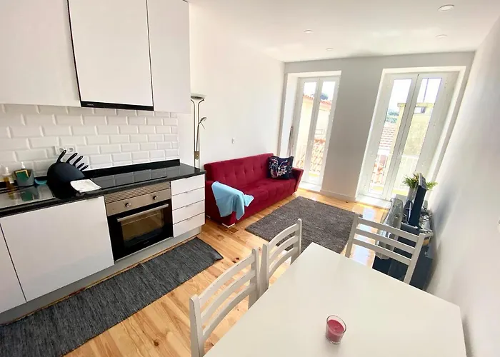 20-2 Lisbon Castle View Apartment With French Terrace